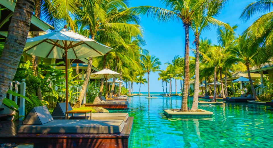 Comparing Types of Tropical Vacations: Pros and Cons of Beach Resorts, Eco-Lodges, Island Hopping Tours, and Cultural Retreats